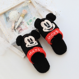 Pantoufles Winnie Stitch Home